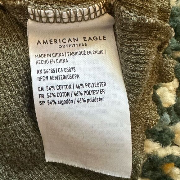 American Eagle large lettuce crop top - Picture 2 of 6